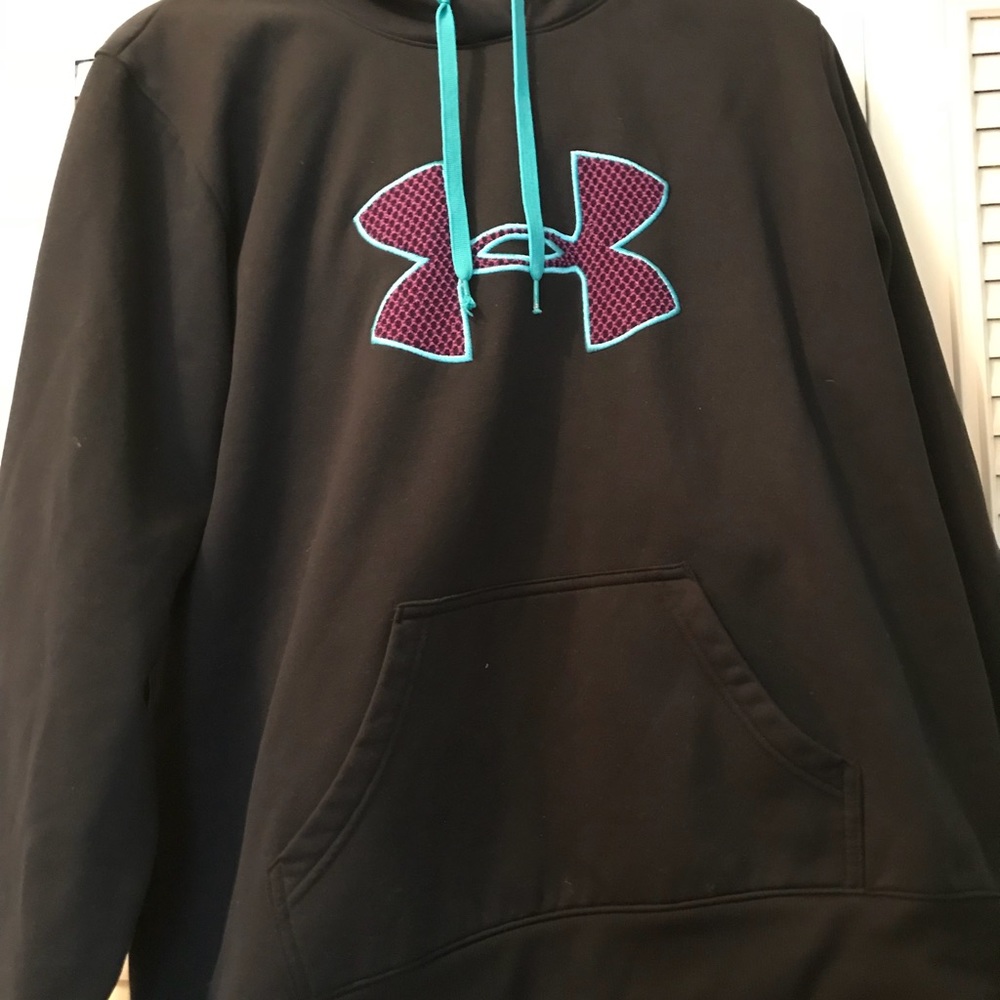 Black Under Armour Sweatshirt